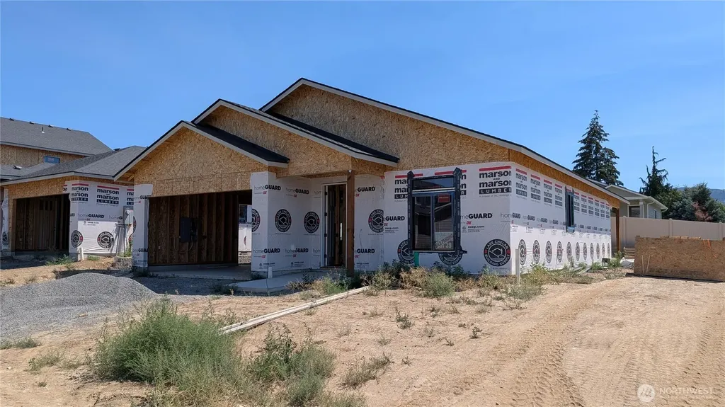 525 S Oasis Loop East Wenatchee WA 98802