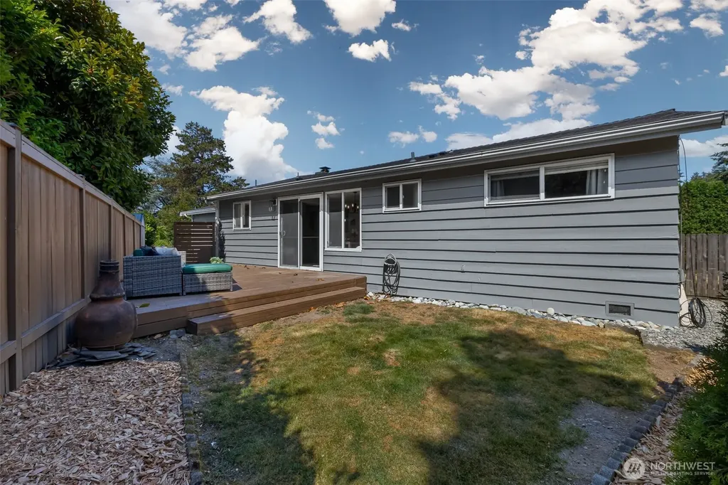 10527 Beardslee Boulevard Bothell WA 98011