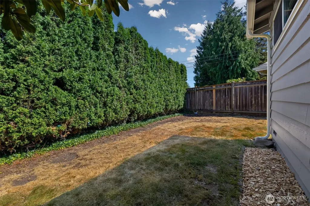 10527 Beardslee Boulevard Bothell WA 98011