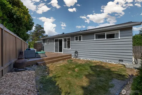 10527 Beardslee Boulevard Bothell WA 98011