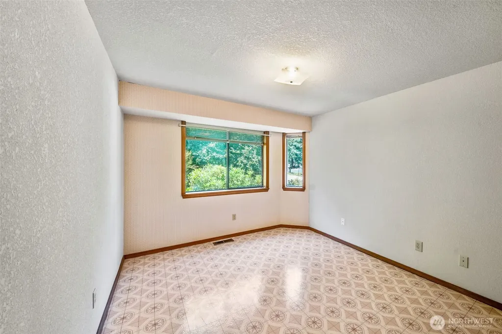 7718 Fairview Road SW Olympia WA 98512