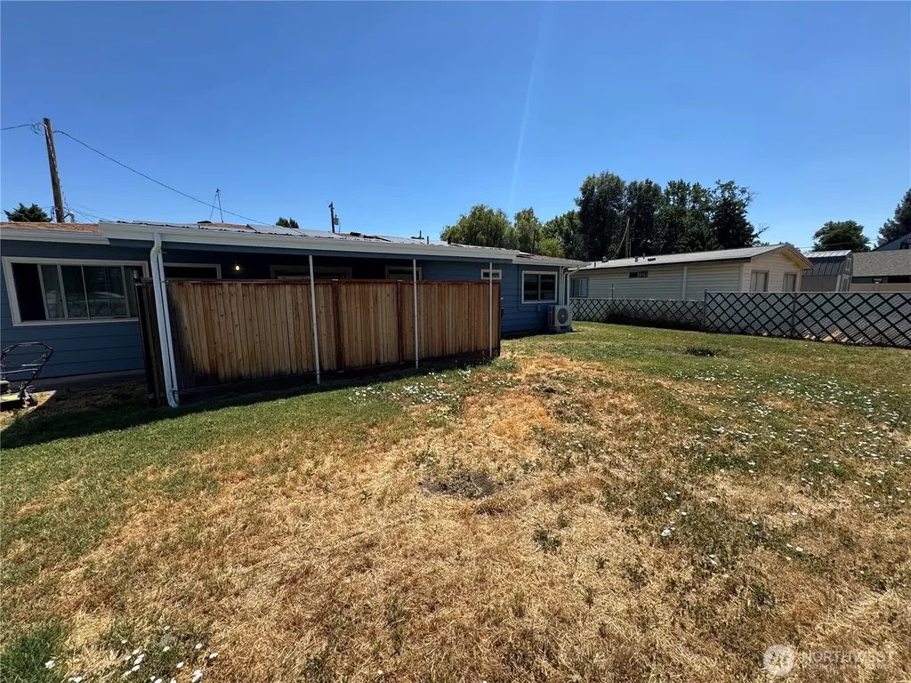 820 SE Cedar Avenue College Place WA 99324