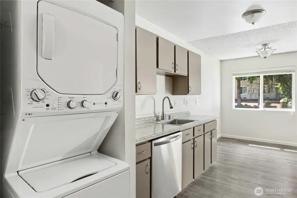 14136 74th Place NE Kirkland WA 98034