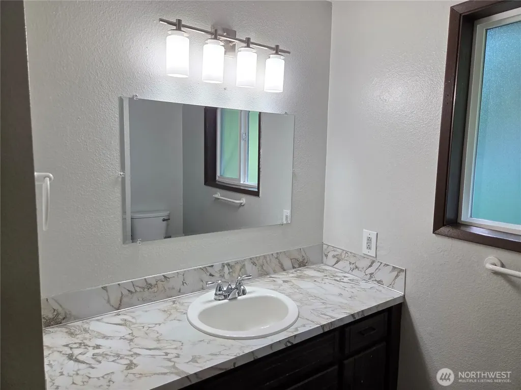 106 Garden Hill Road W Elma WA 98541