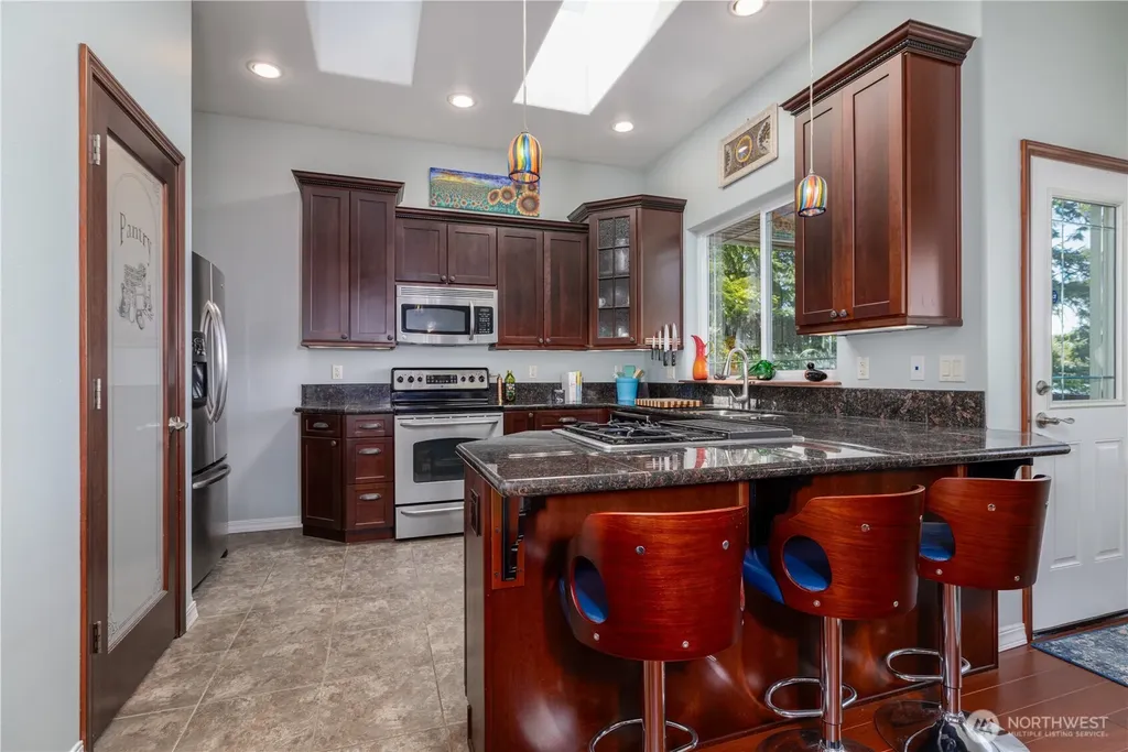 860 E Sunset Road Shelton WA 98584