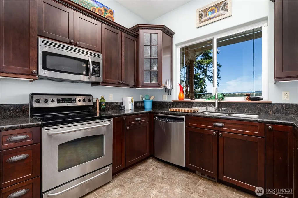 860 E Sunset Road Shelton WA 98584
