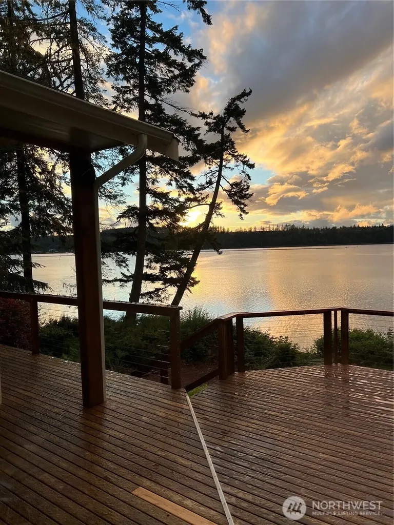 860 E Sunset Road Shelton WA 98584