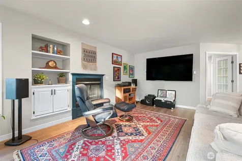 4878 N Village Lane Bellingham WA 98226