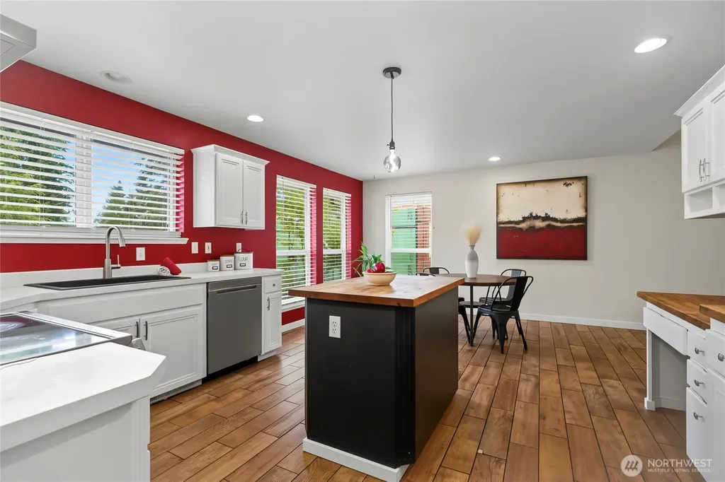 1451 E Old Ranch Road Allyn WA 98524