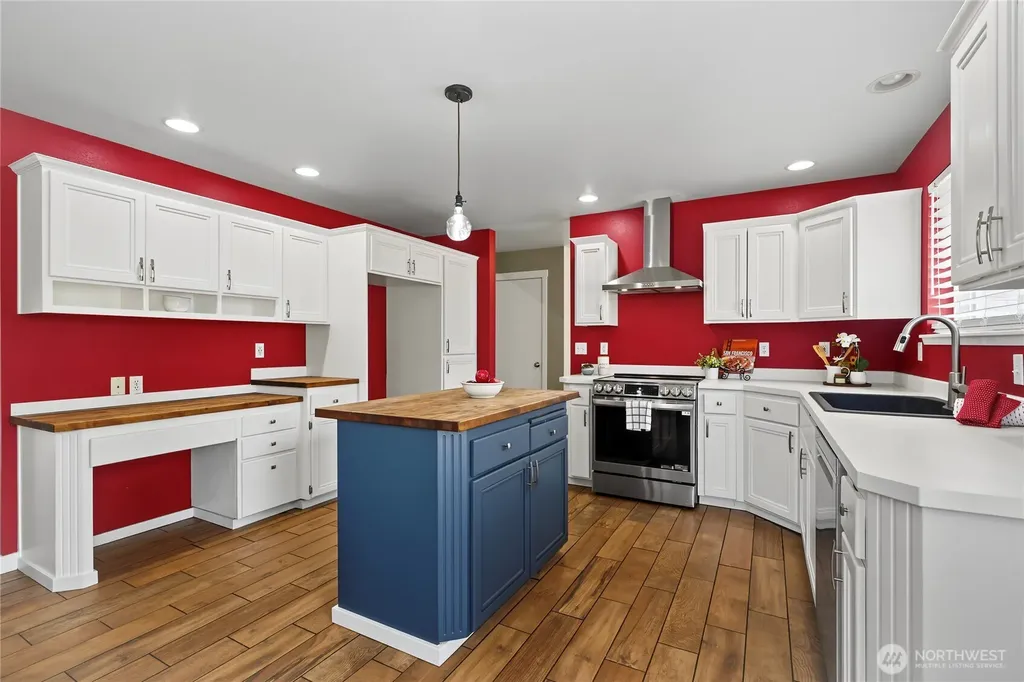 1451 E Old Ranch Road Allyn WA 98524