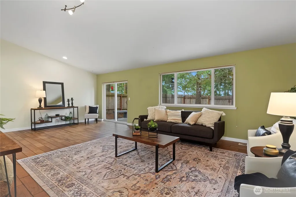 1451 E Old Ranch Road Allyn WA 98524