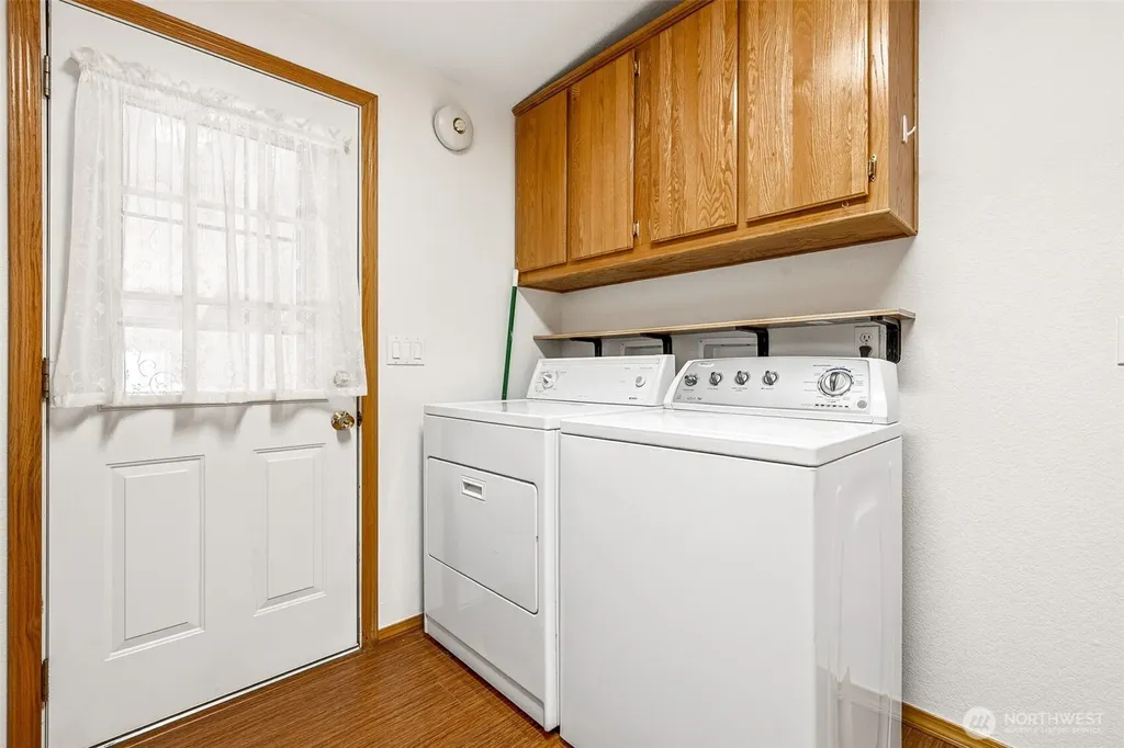 592 NE Saturn Lane Bremerton WA 98311