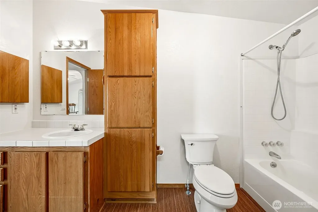 592 NE Saturn Lane Bremerton WA 98311