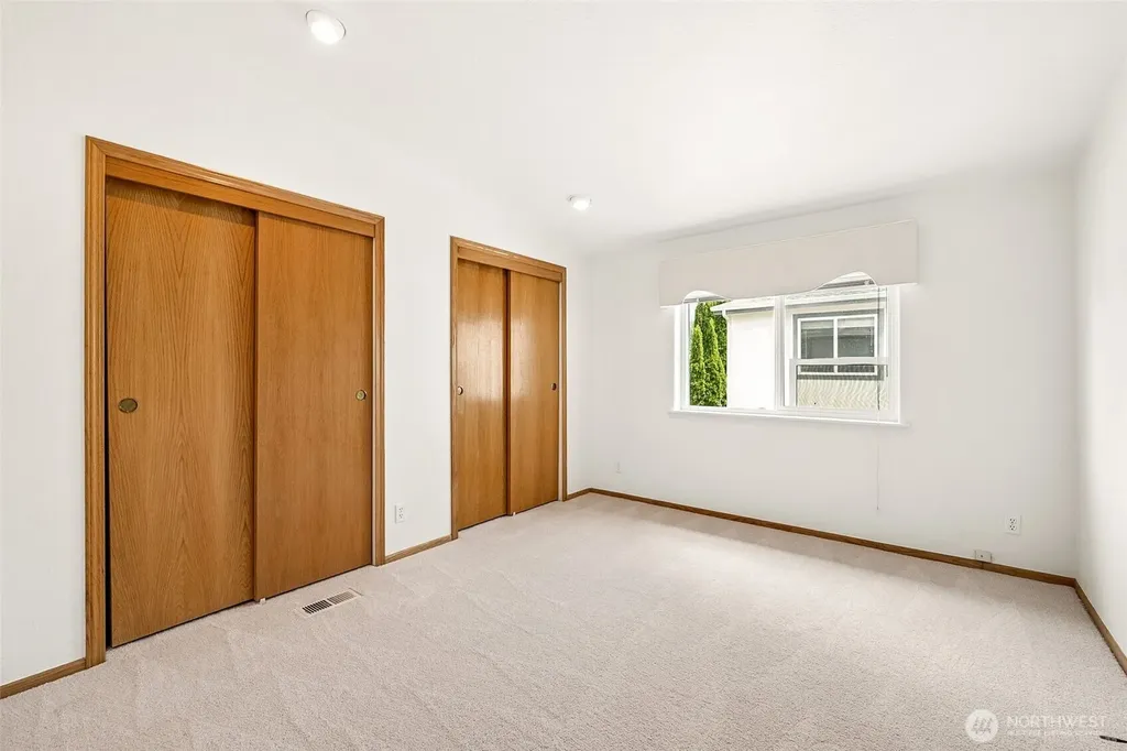 592 NE Saturn Lane Bremerton WA 98311