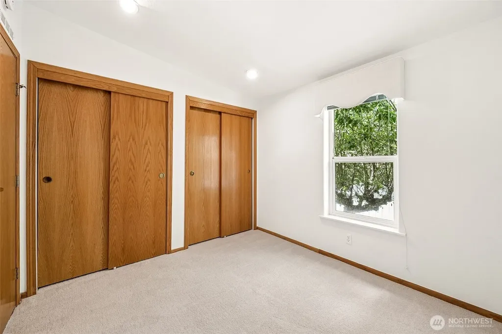 592 NE Saturn Lane Bremerton WA 98311