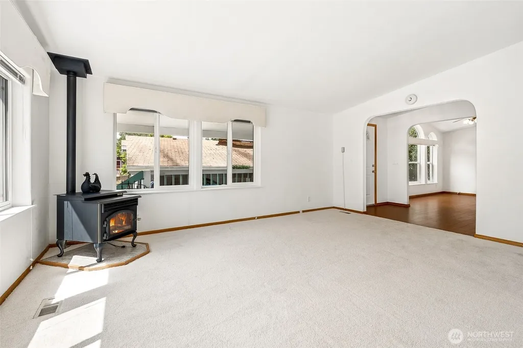 592 NE Saturn Lane Bremerton WA 98311