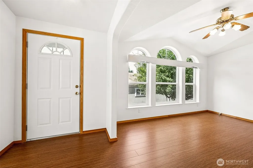 592 NE Saturn Lane Bremerton WA 98311
