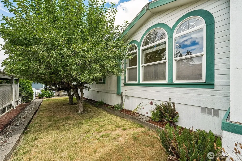 592 NE Saturn Lane Bremerton WA 98311