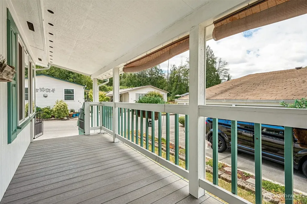 592 NE Saturn Lane Bremerton WA 98311