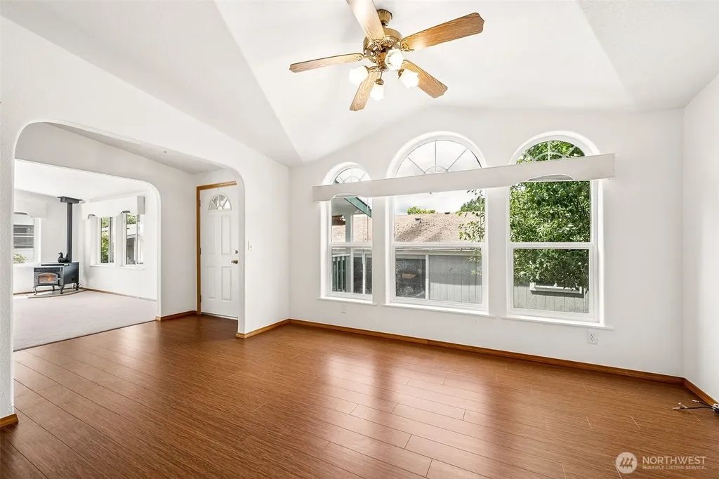 592 NE Saturn Lane Bremerton WA 98311