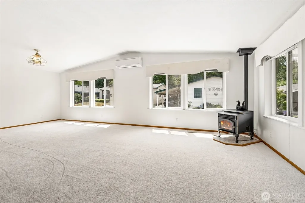 592 NE Saturn Lane Bremerton WA 98311