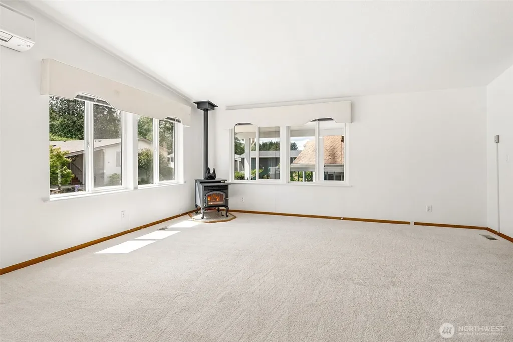 592 NE Saturn Lane Bremerton WA 98311