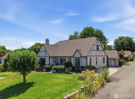 2406 Summitview Avenue Yakima WA 98902