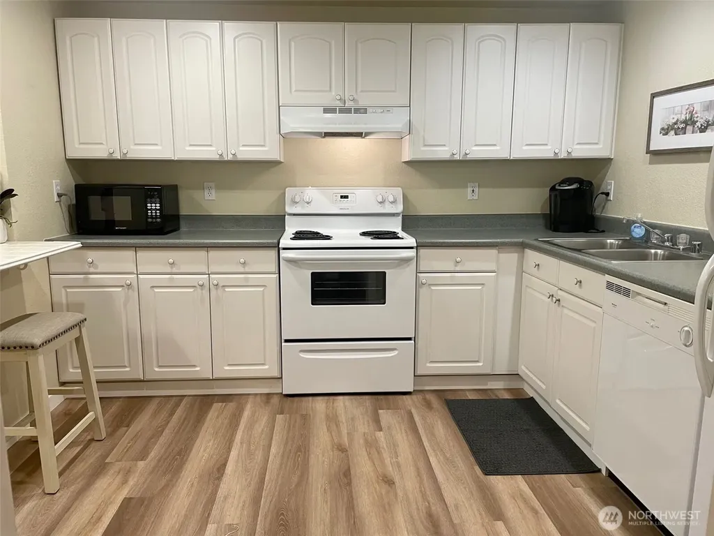 23042 NE 8th Street Sammamish WA 98074