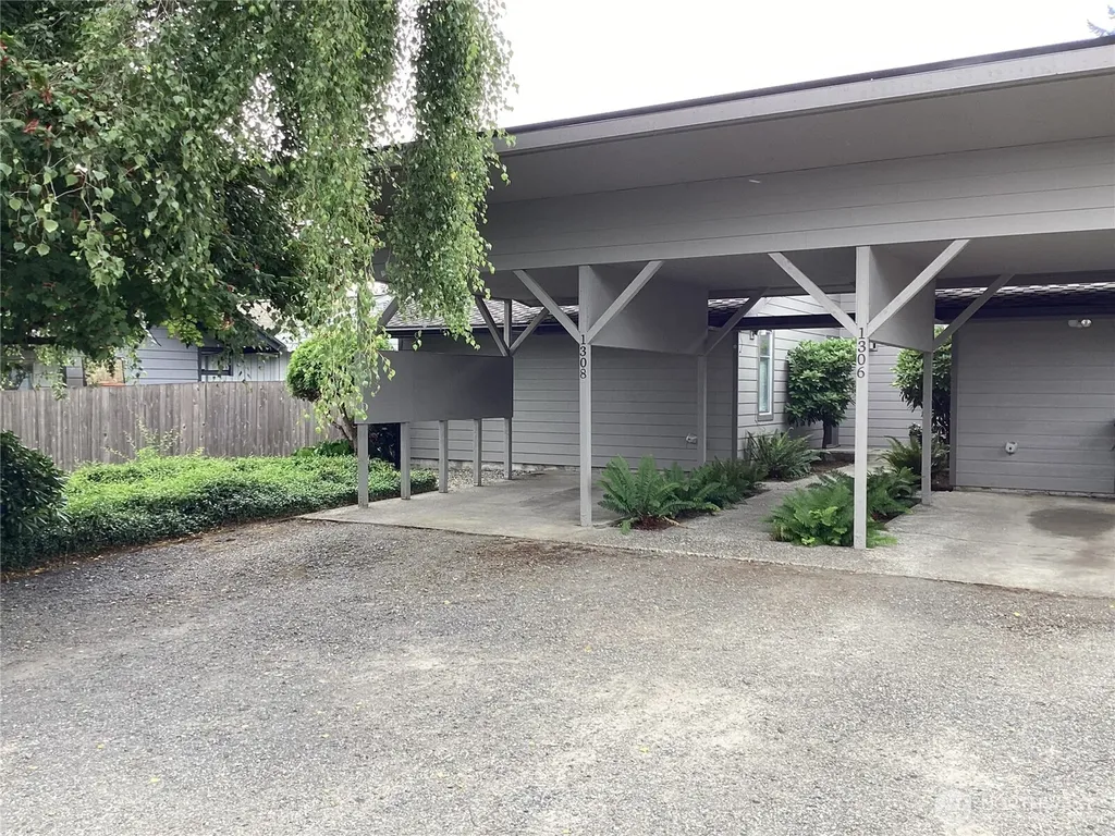 1308 63rd Street SE Everett WA 98203