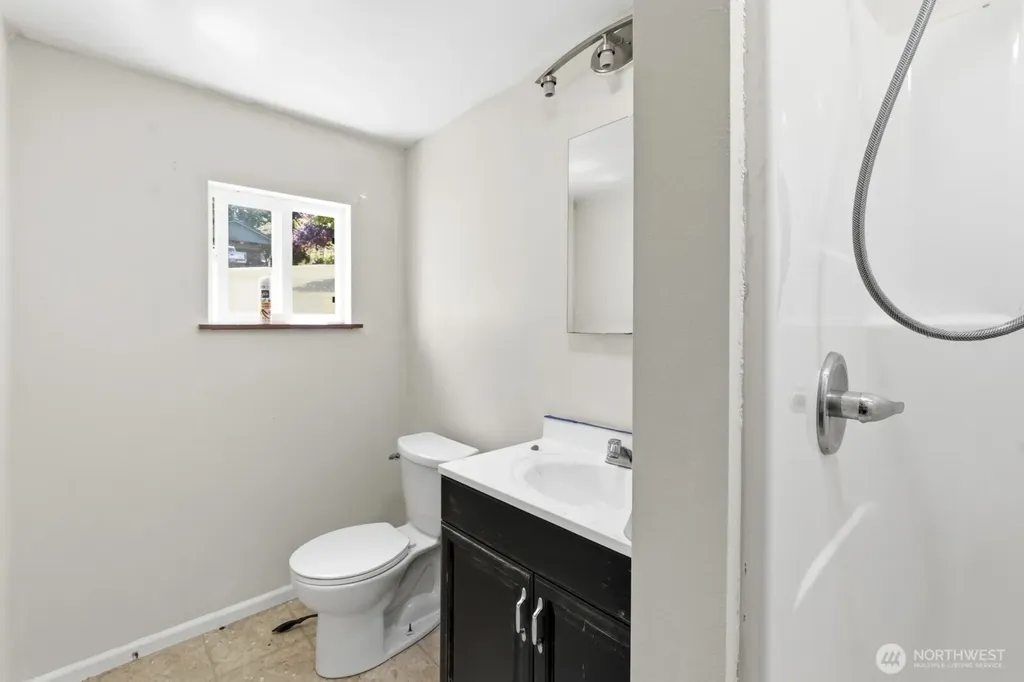 533 E Walnut Street Shelton WA 98584