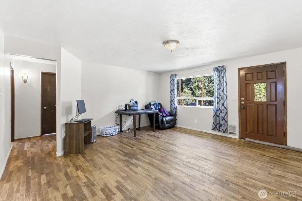 533 E Walnut Street Shelton WA 98584
