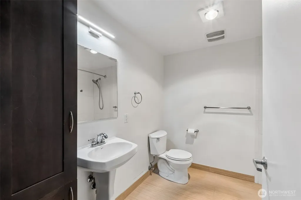 1620 Belmont Avenue Seattle WA 98122