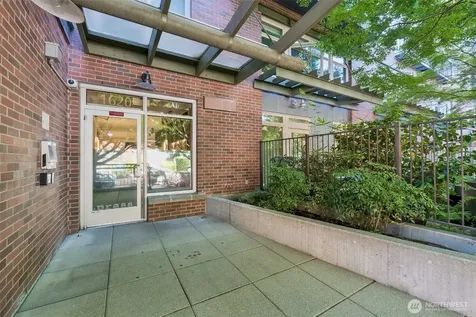 1620 Belmont Avenue Seattle WA 98122