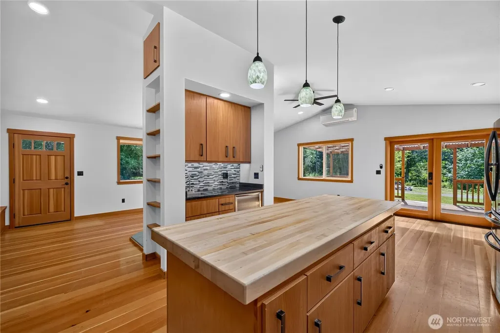 5621 Paradise Lane Anacortes WA 98221