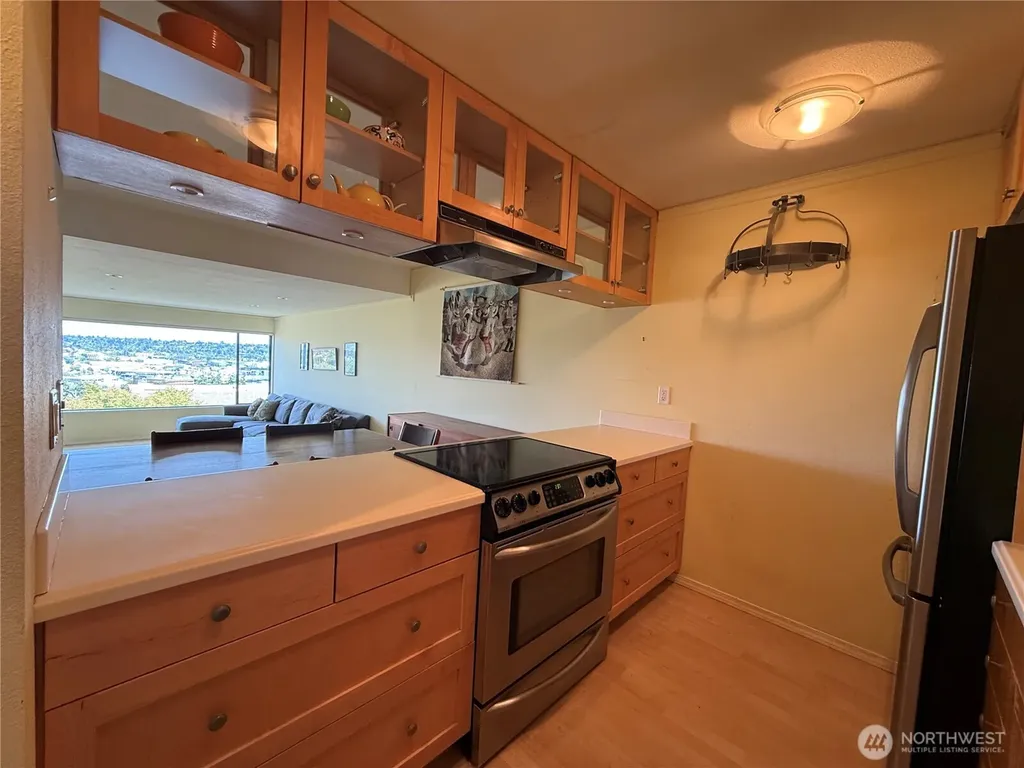 3661 24th Place W Seattle WA 98199