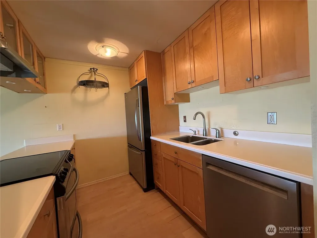 3661 24th Place W Seattle WA 98199