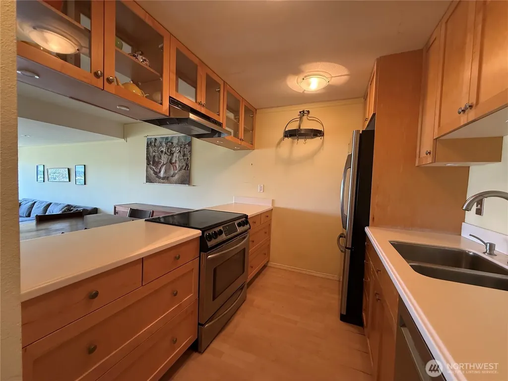 3661 24th Place W Seattle WA 98199