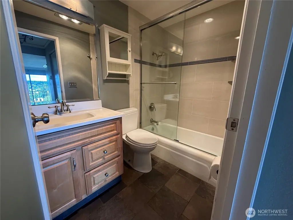 3661 24th Place W Seattle WA 98199
