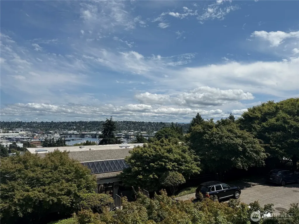 3661 24th Place W Seattle WA 98199