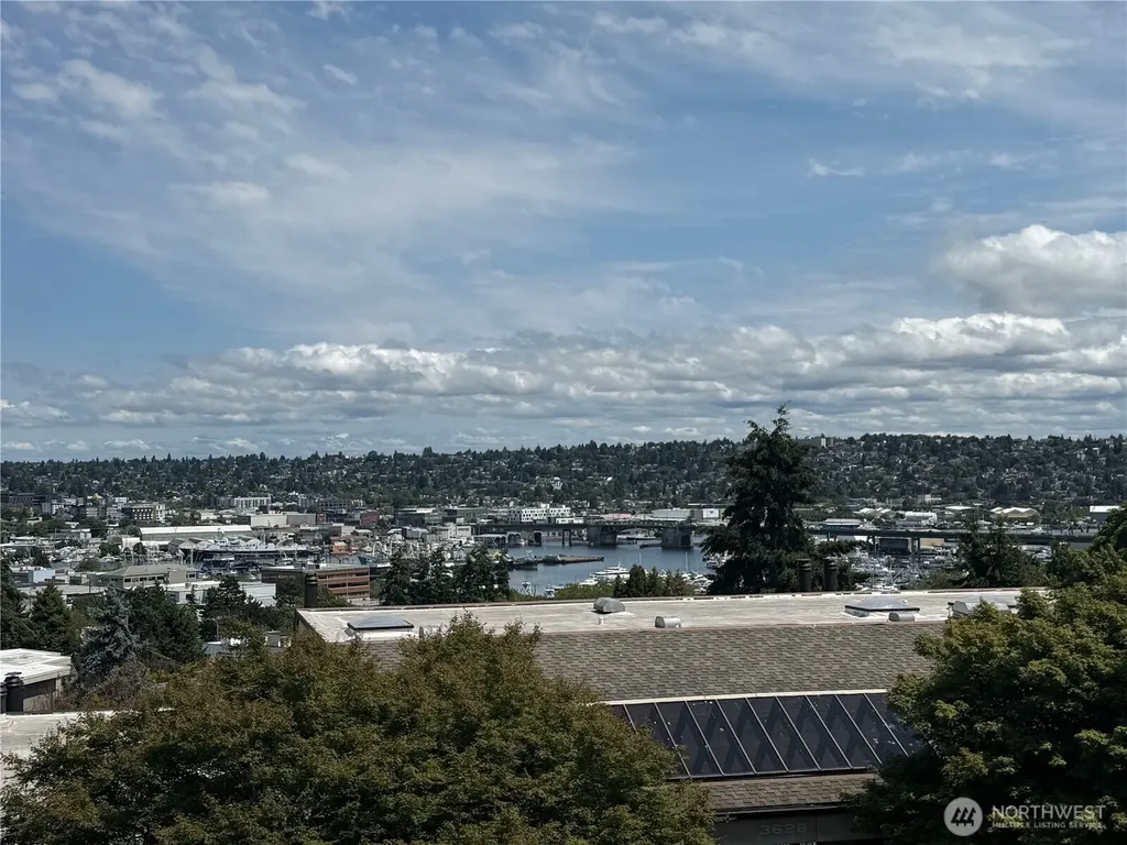 3661 24th Place W Seattle WA 98199