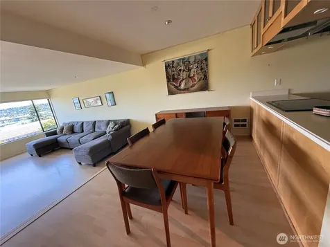 3661 24th Place W Seattle WA 98199