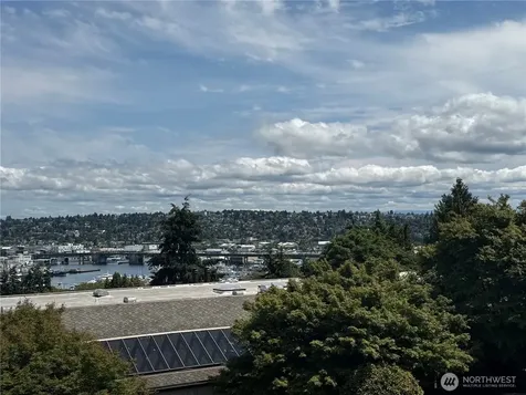 3661 24th Place W Seattle WA 98199