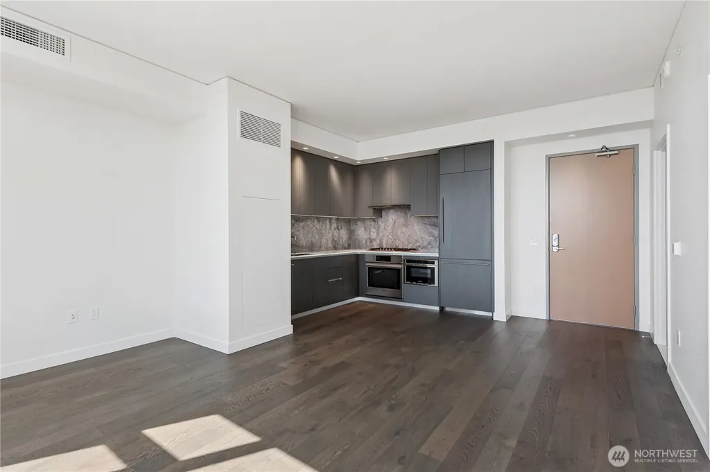 2510 6th Avenue Seattle WA 98121