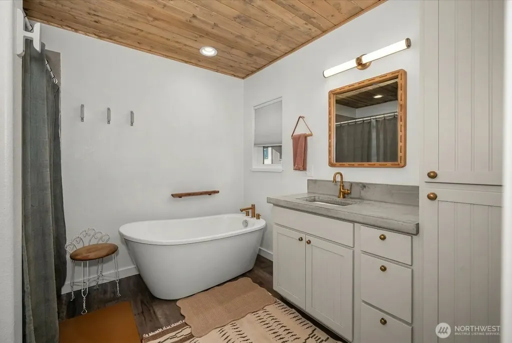 822 Little Spokane River Road Newport WA 99156