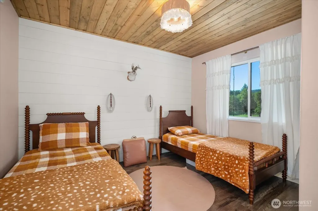 822 Little Spokane River Road Newport WA 99156