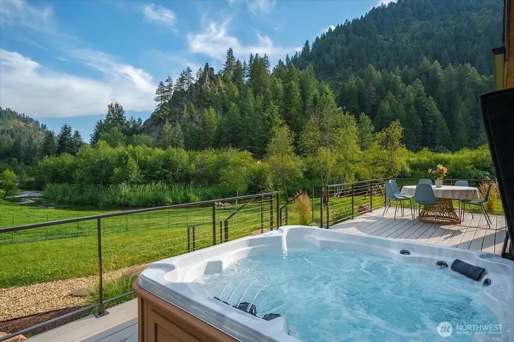 822 Little Spokane River Road Newport WA 99156