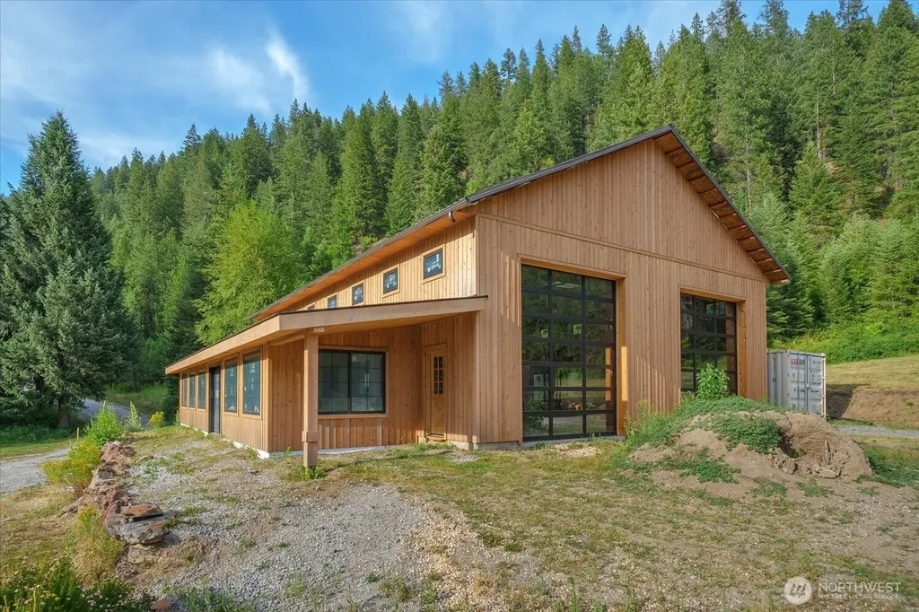 822 Little Spokane River Road Newport WA 99156