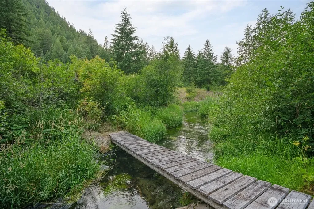 822 Little Spokane River Road Newport WA 99156