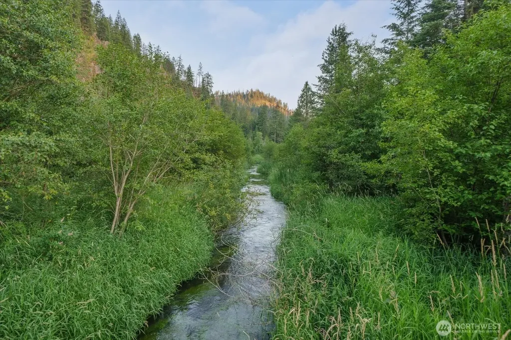 822 Little Spokane River Road Newport WA 99156