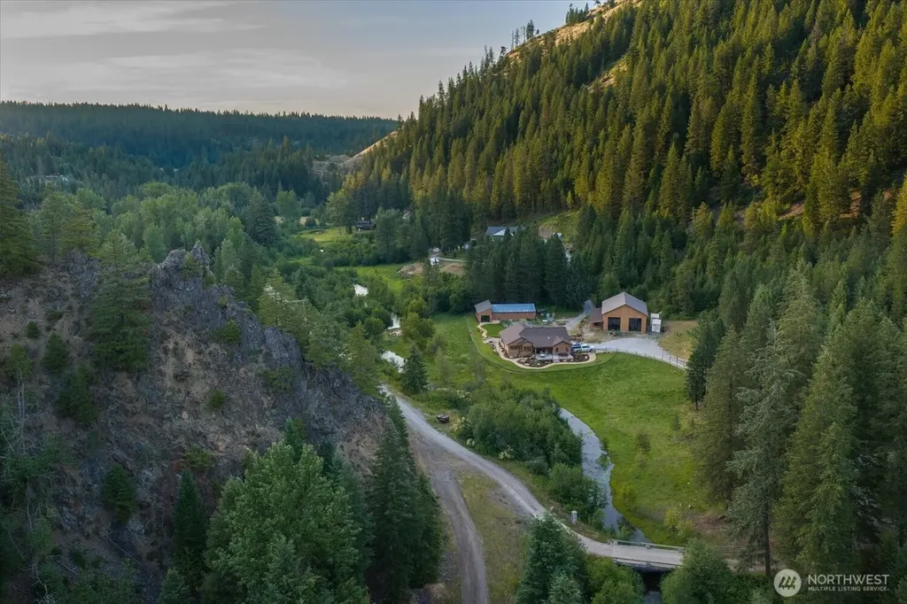 822 Little Spokane River Road Newport WA 99156